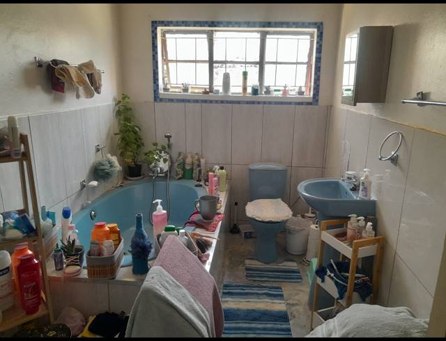 3 BEDROOM HOUSE FOR SALE IN OOS EINDE